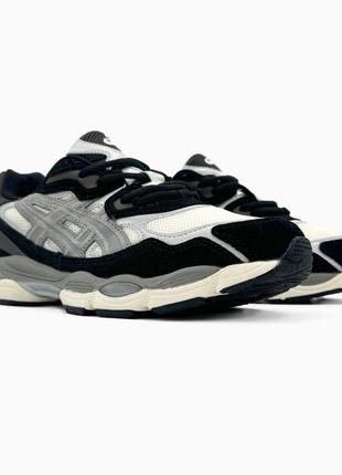 Кроссовки asics