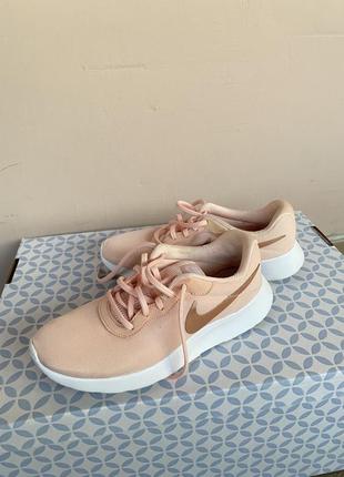 Кроссовки женские nike 38-38.5 размер
