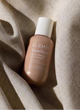 Elemis glow primer - зволожуючий крем праймер