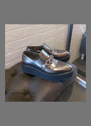 Prada лоферы женские