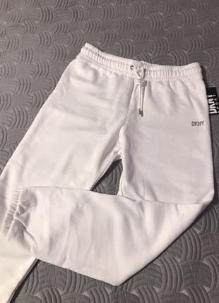 Жіночий костюм dkny