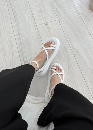 Шкіряні босоніжки3 фото