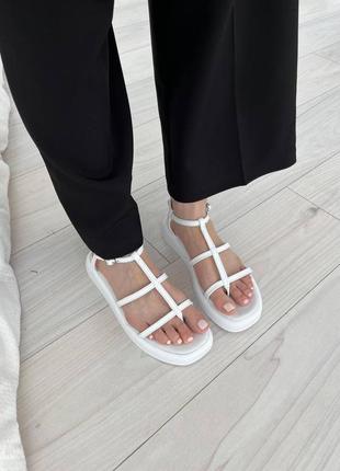 Шкіряні босоніжки3 фото