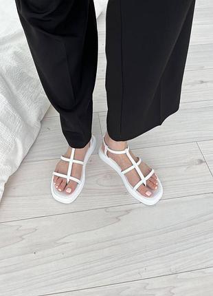 Шкіряні босоніжки2 фото