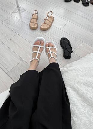 Шкіряні босоніжки4 фото