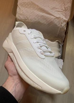 Оригінальні кросівки adidas avryn white