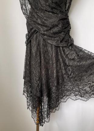 Чорна сукня мереживна готік відьма гіпюр обʼємний верх і спідниця з хвостами складний крій фалда вінтаж7 фото
