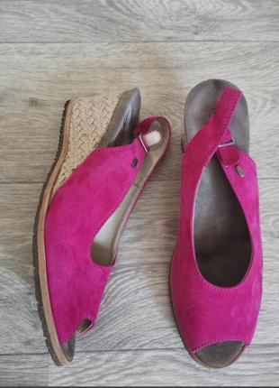 Крутезні босоніжки бренду volky.іспанія