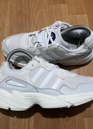 Кросівки adidas 38,5 р4 фото