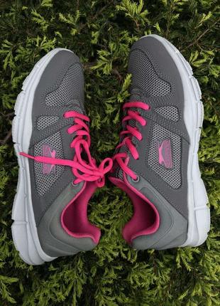 Slazenger фирменные спортивные женские беговые кроссовки 39