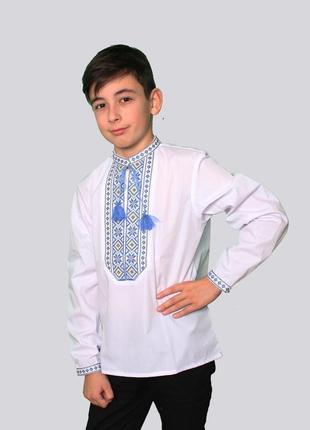 Вышиванка для мальчика с желто-синей вышивкой