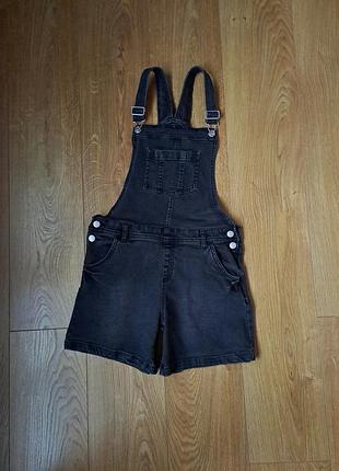 Черный джинсовый комбинезон с шортами для девочки