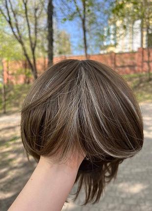 Каштановый с мелированными прядями , короткая стрижка, с чёлкой , парик короткий