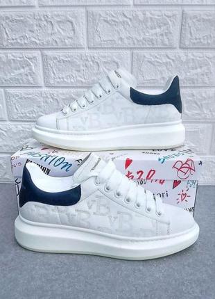 Стильні кросівки