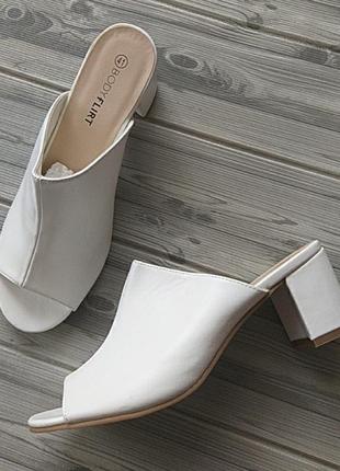 Эфектные шлепки 41 разм.