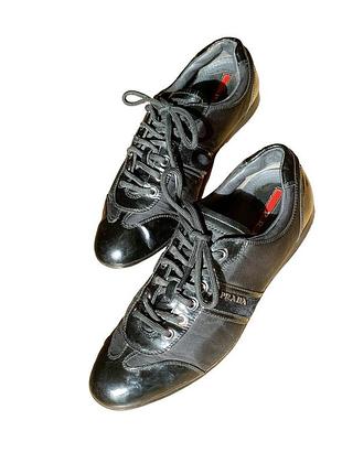 Prada red tab patent leather кросівки прада
