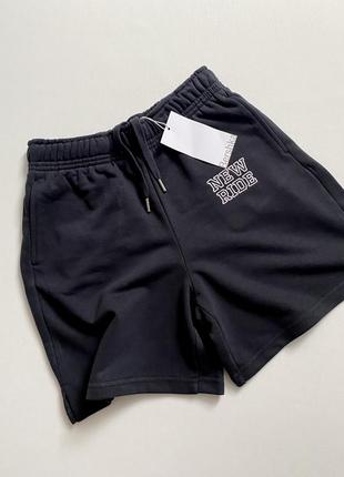 Чорні шорти на високій посадці/висока посадка pull&bear