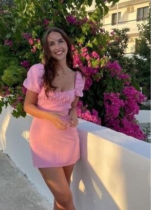 Сукня рожева