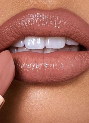 Матова помада charlotte tilbury matte revolution runway royalty, 3.5 гр оригінал