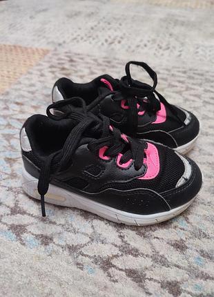 Кросівки primark