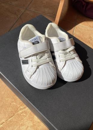 Кросівки дитячі