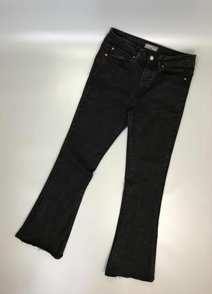 Стильні  чорні базові джинси кльош бренду primark cares x denim co