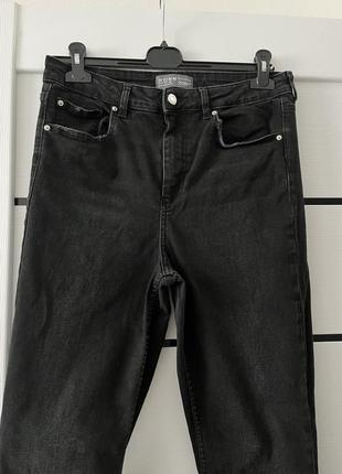 Стильні  чорні базові джинси кльош бренду primark cares x denim co9 фото