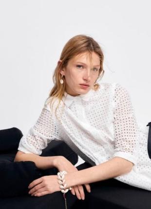 Zara платье с прорезной вышивкой, м/л