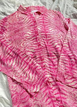 Акція!трендова рожева сорочка в леопардо-зміїному стилі із шовку з довгими рукавами