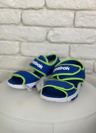Reebok босоножки для девичинк. и мальчика