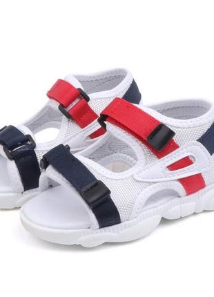 Детские сандалии