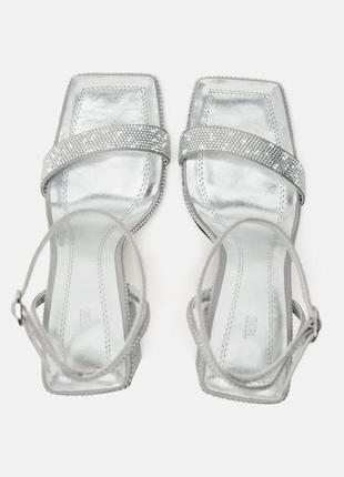 Босоніжки zara на підборах із стразами