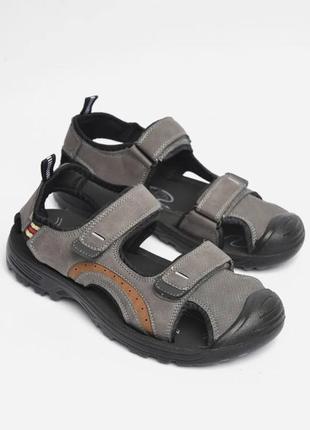 Босоніжки на липучках сандалі