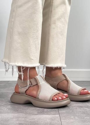 Бежеві жіночі босоніжки з сіткою з натуральної замші замшеві босоніжки з наскрізною перфорацією