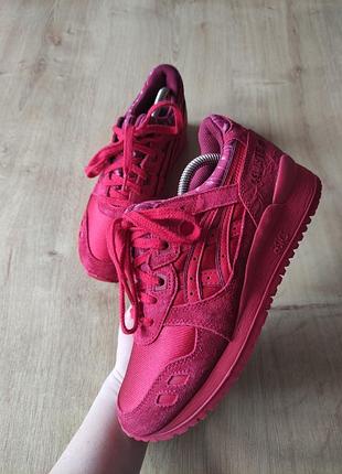 Крутые женские кроссовки asics, оригинал ,р.37