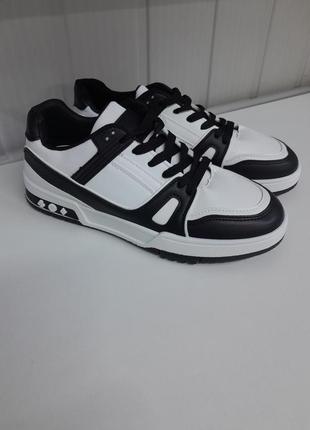 Кроссовки унисекс белые с черным&nbsp; с-5685. размеры: 36,37,38,39,40,41.