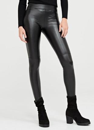 Брендовые черные кожаные леггинсы лосины скинни c высокой талией h&m, m размер. made in italy.