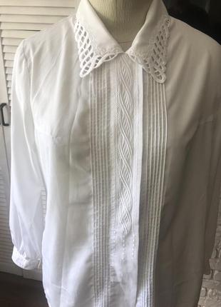 Блуза белая c вышивкой