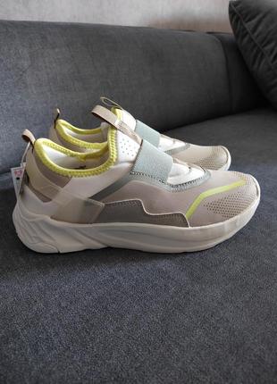 Кросівки для дівчини або жінки zara, розмір 38/39