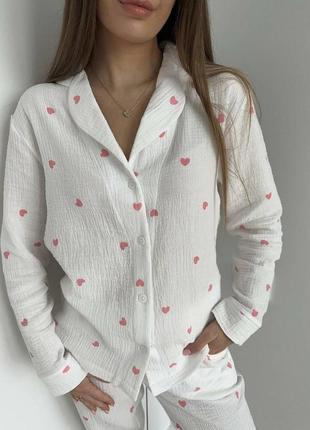 Жіноча муслінова піжама cosy штани+сорочка, серця рожеві на білому3 фото