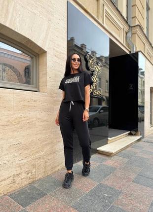 Костюм (укороченная футболка + джоггеры)