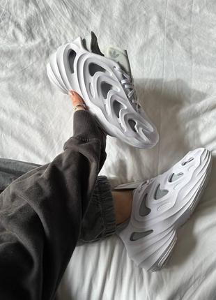 Adifom quake cloud white