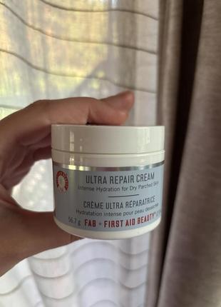 First aid beauty ultra repair cream intense hydration - зволожуючий крем