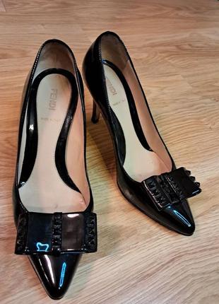 Туфлі жіночі fendi 38 ½