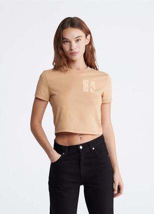 Женская укороченная футболка calvin klein