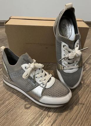 Белые кроссовки michael kors