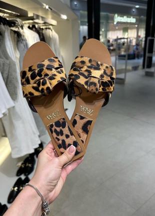 Кожаные леопардовые шлепки zara