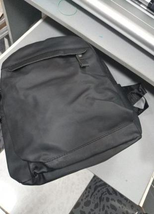Продам новый рюкзак новый с биркой висота 30 см ширина 33 см1 фото
