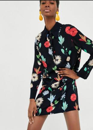Красивое платье в цветочный принт zara premium denim collection