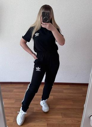 Спортивный костюм женский